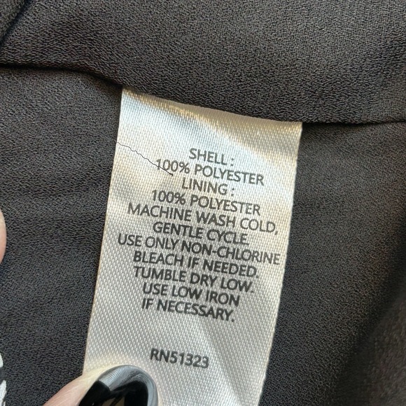 HALOGEN, Plus 3X, Black White‎ Flutter Sleeve Split Neck Top Floral Blouse, NWT - Picture 13 of 14